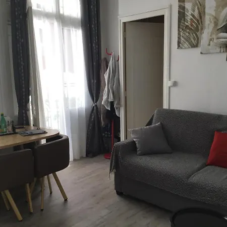 Avec Un Minimum De 3 Nuits 80 M De La Et 300 M Des Commerces Daire *