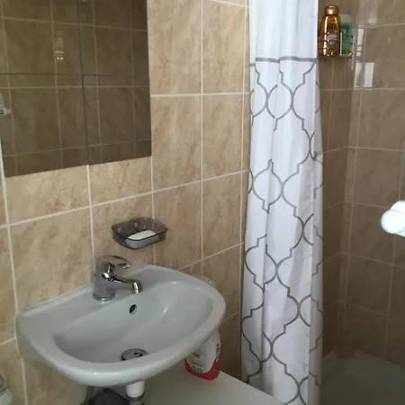 公寓 Avec Un Minimum De 3 Nuits 80 M De La Et 300 M Des Commerces